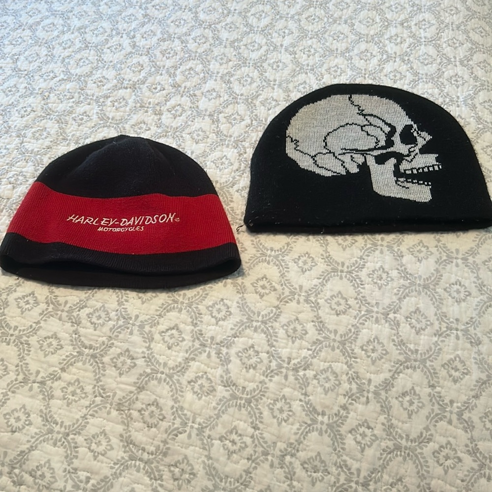 Lot of two Beanies